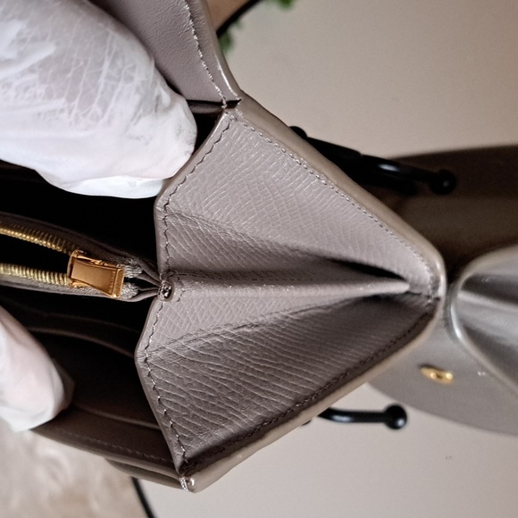 Celine Large Flap Wallet in Grained Calfskin EUC - Picture 11 of 15